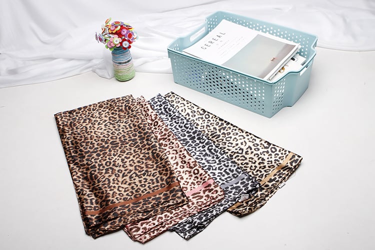 Fabulous Leopard Print Scarf – Jungle-Inspired Elegance for Bold Women