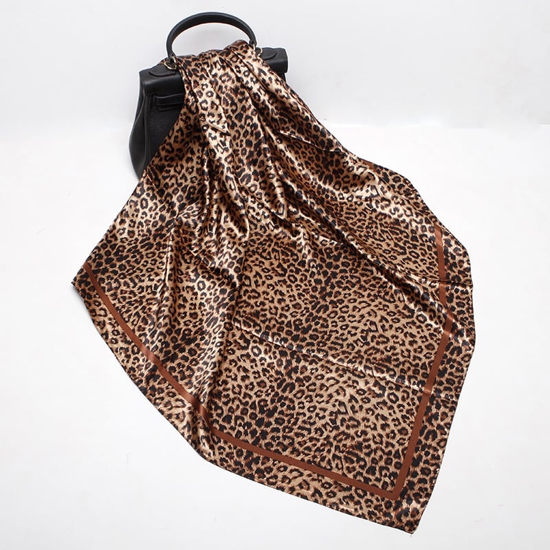 Fabulous Leopard Print Scarf – Jungle-Inspired Elegance for Bold Women
