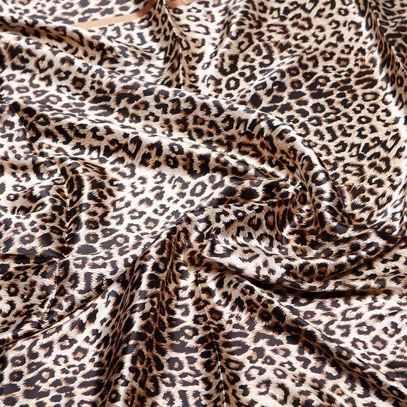 Fabulous Leopard Print Scarf – Jungle-Inspired Elegance for Bold Women