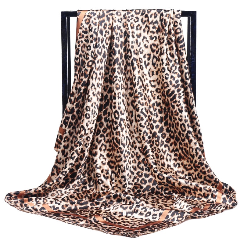 Fabulous Leopard Print Scarf – Jungle-Inspired Elegance for Bold Women