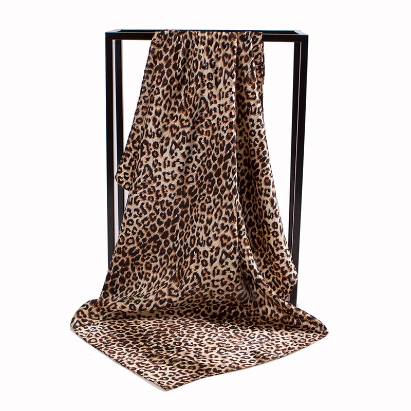 Fabulous Leopard Print Scarf – Jungle-Inspired Elegance for Bold Women